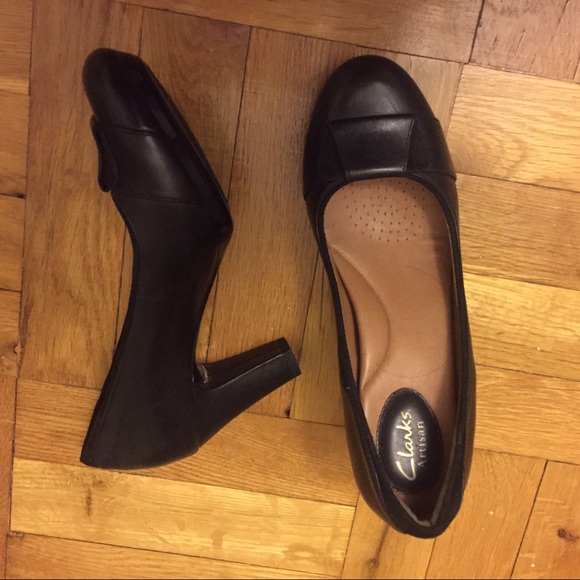 Clarks Heels - Picture 2 of 2